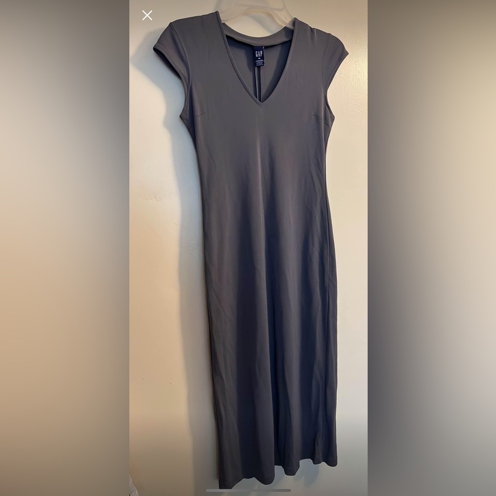 Gap Midi Dress 🌸